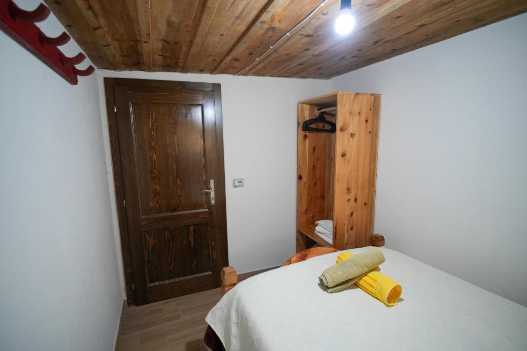Photo of Bedroom in Shale