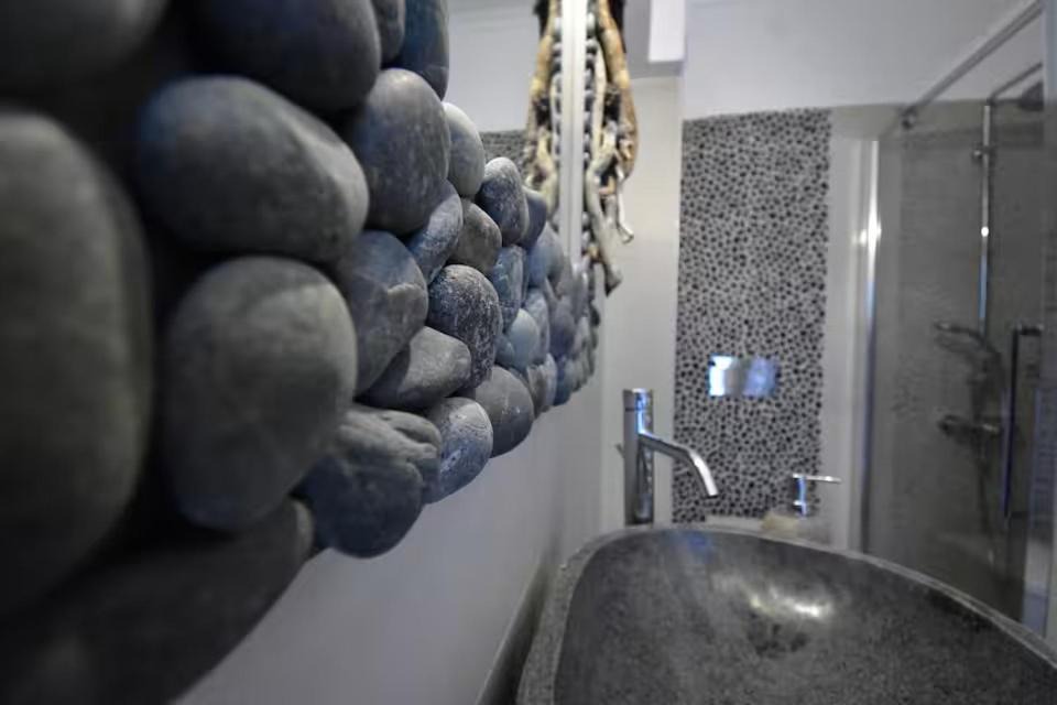Photo of Bathroom in Amoopi