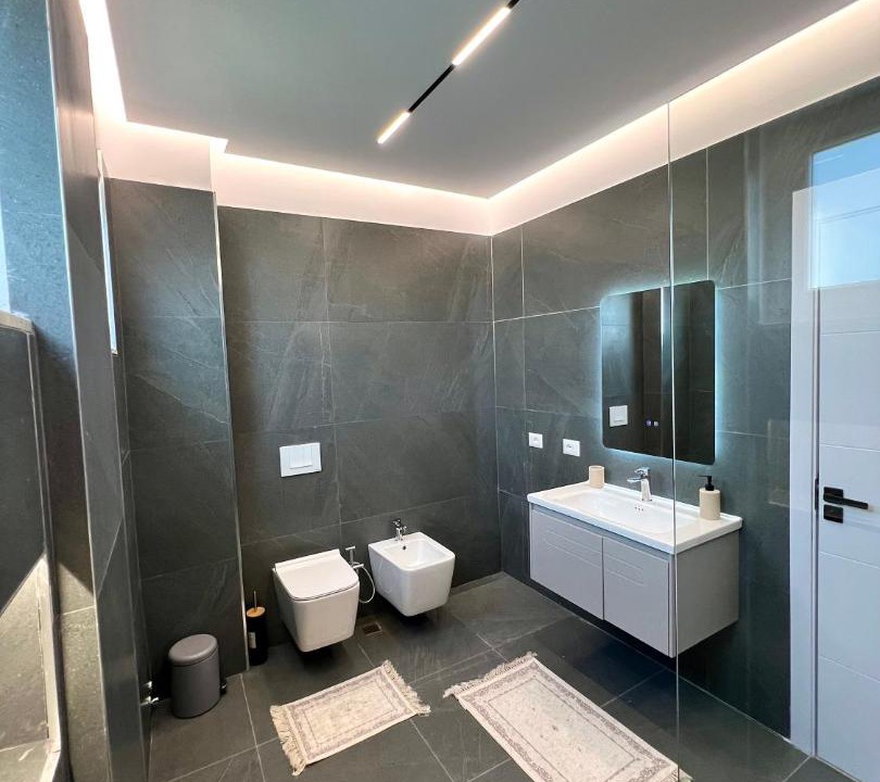 Photo of Bathroom in Qerek