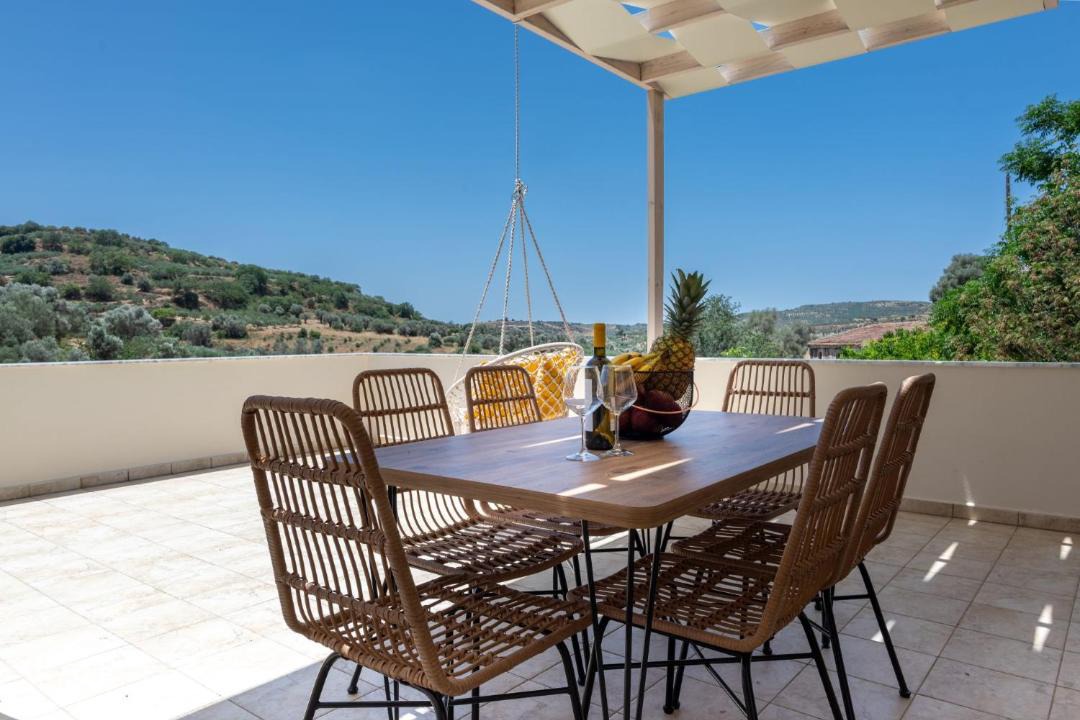 Photo of Patio Balcony in Faistos