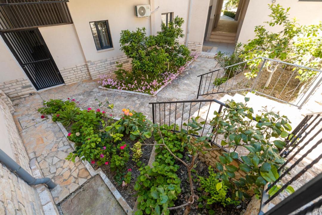 Photo of Patio Balcony in Radhime