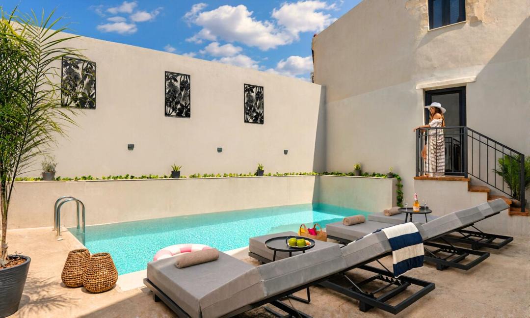 Photo of Patio Balcony in Roustika
