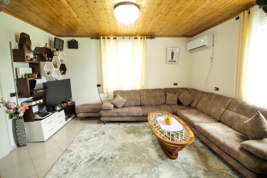 Photo of Others in Diber