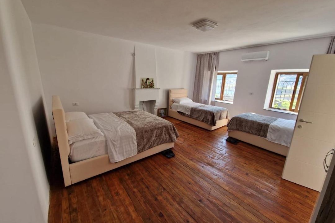 Photo of Bedroom in Koman