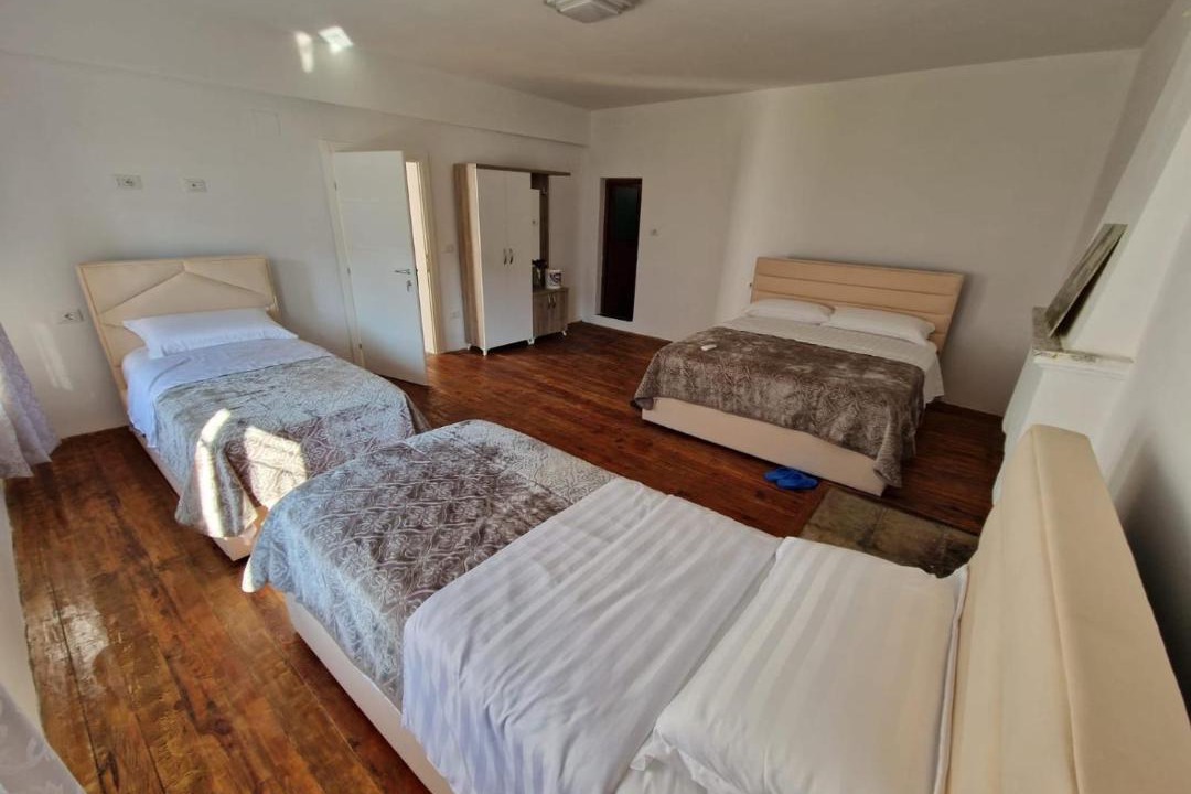 Photo of Bedroom in Koman