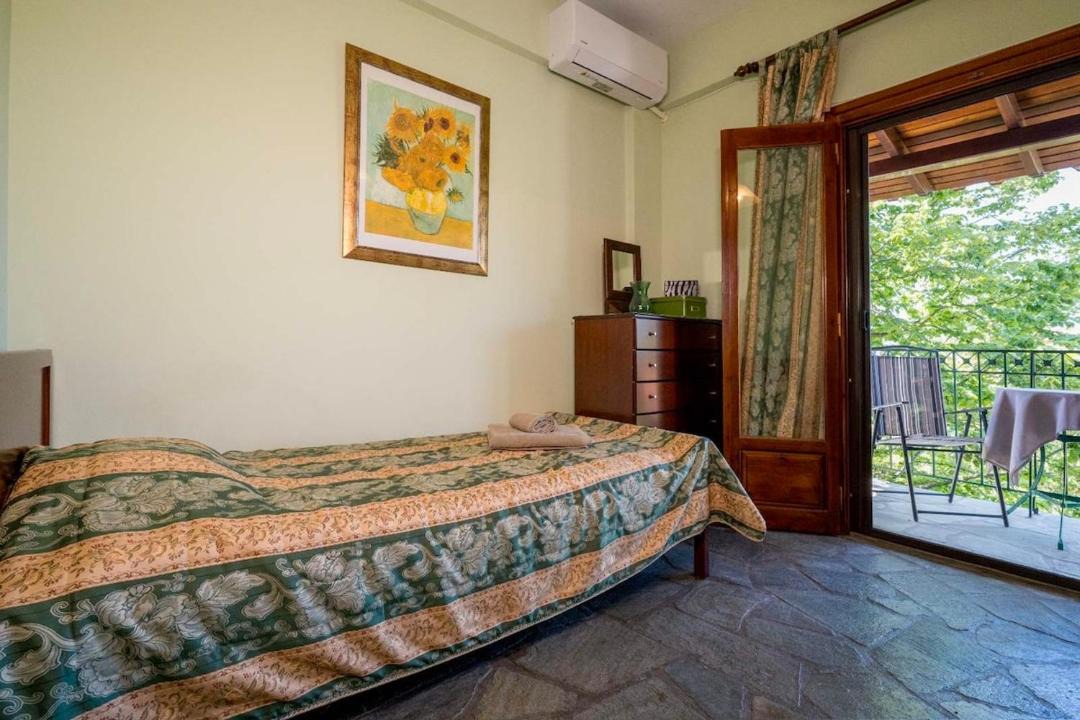 Photo of Bedroom in Kala Nera