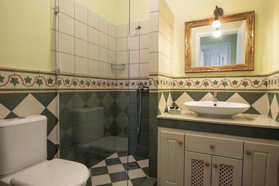 Photo of Bathroom in Kamari