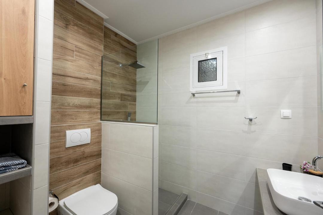 Photo of Bathroom in Katerini