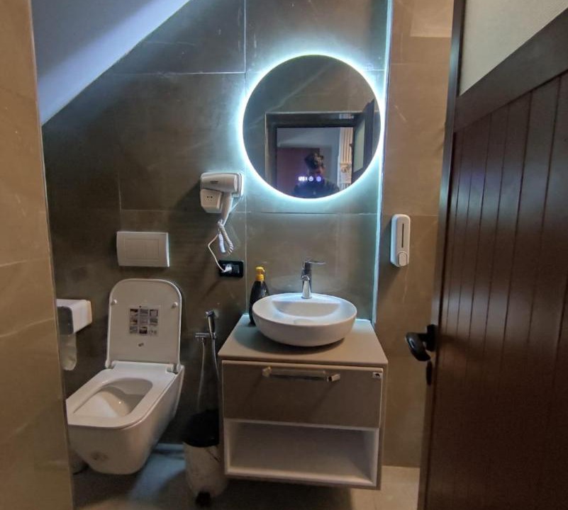 Photo of Bathroom in Mbrostar-Urë