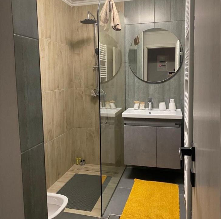 Photo of Bathroom in Drama