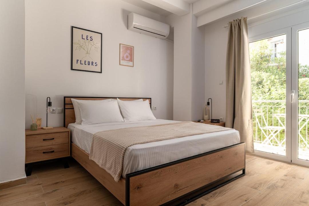 Photo of Bedroom in Platia Viktorias