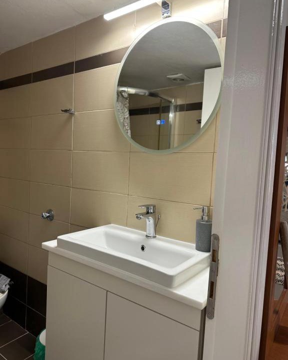 Photo of Bathroom in Ipsos