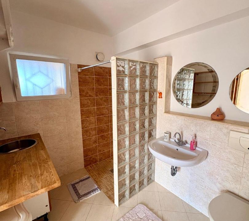 Photo of Bathroom in Retzepi
