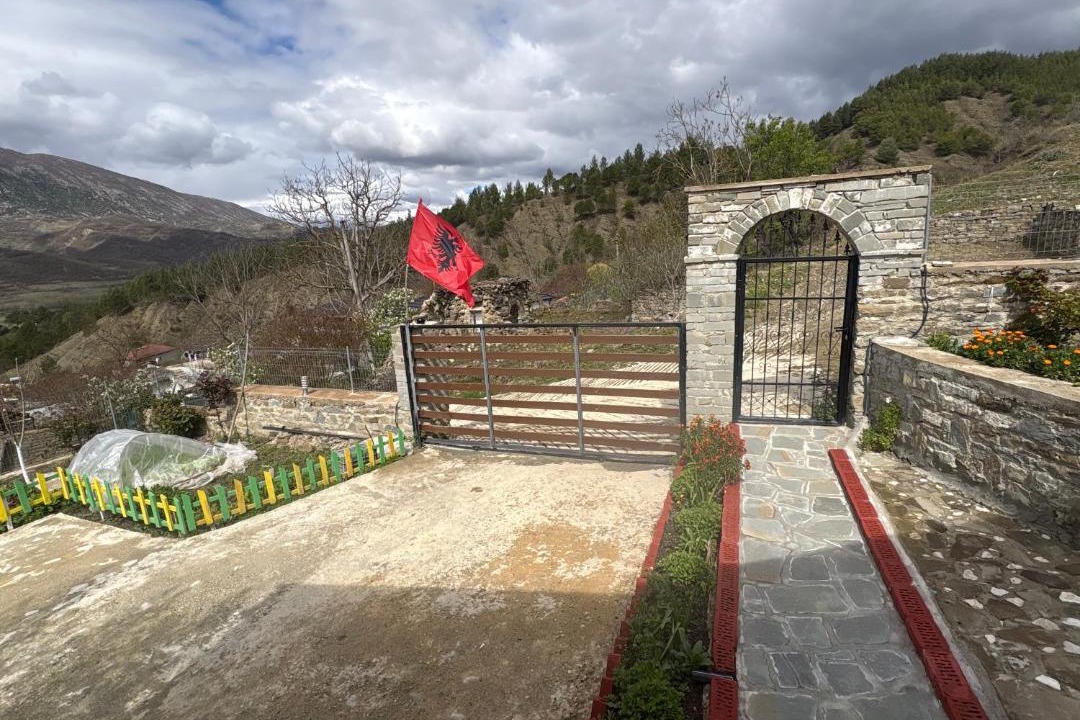 Photo of Others in Sinje