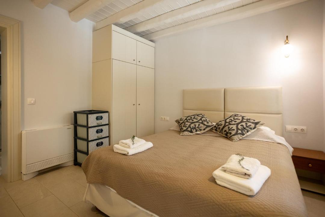 Photo of Bedroom in Petaleia