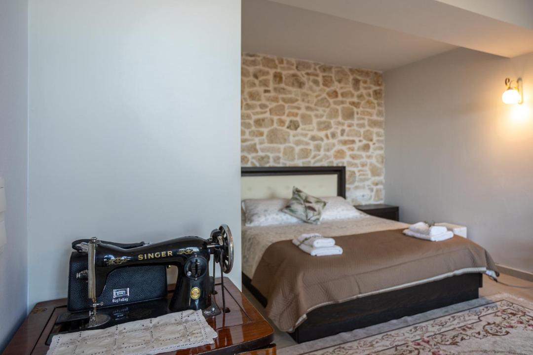 Photo of Bedroom in Petaleia