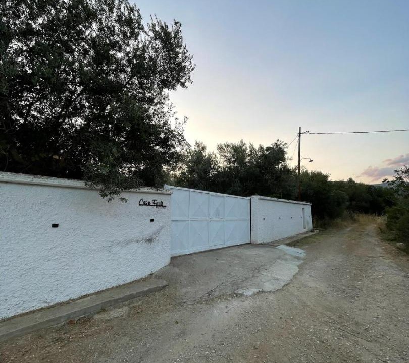 Photo of Others in Eretria