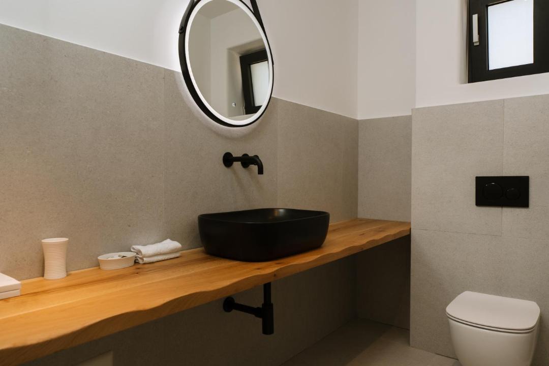 Photo of Bathroom in Ios