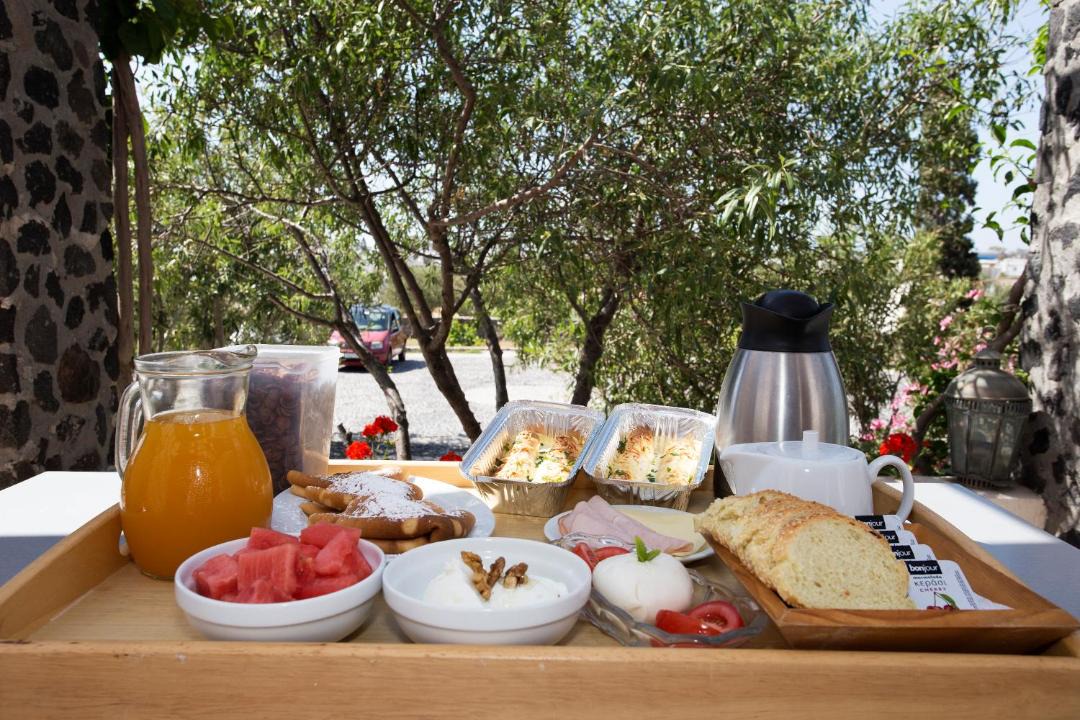 Photo of Others in Perissa