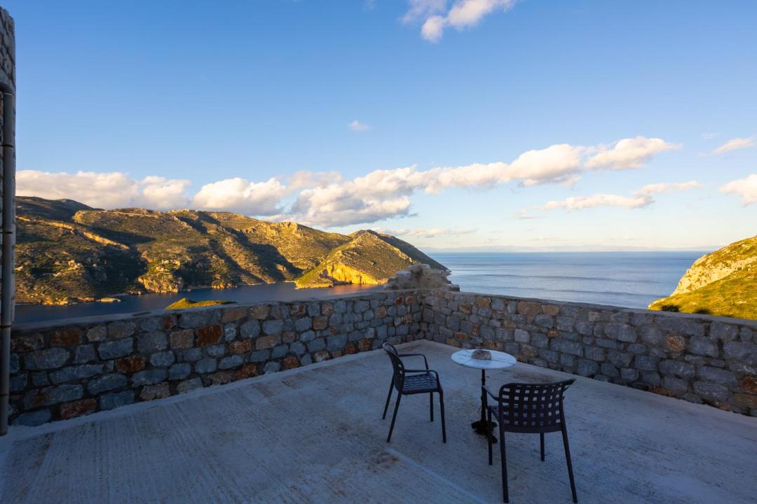 Photo of Patio Balcony in Omales