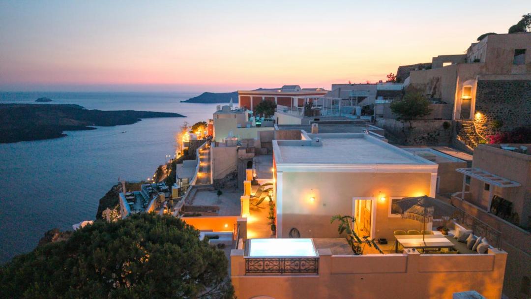 Photo of Others in Fira