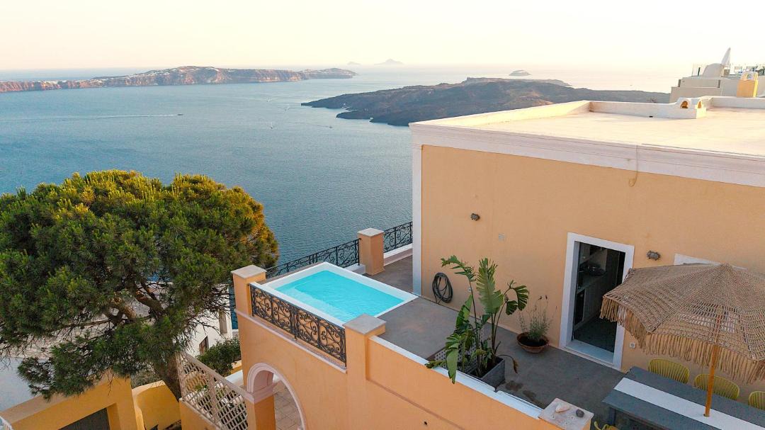 Photo of Others in Fira