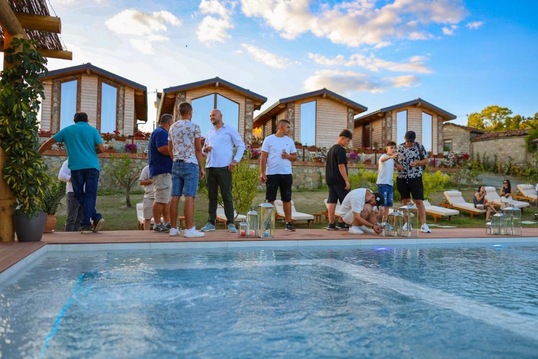 Photo of Others in Sakës