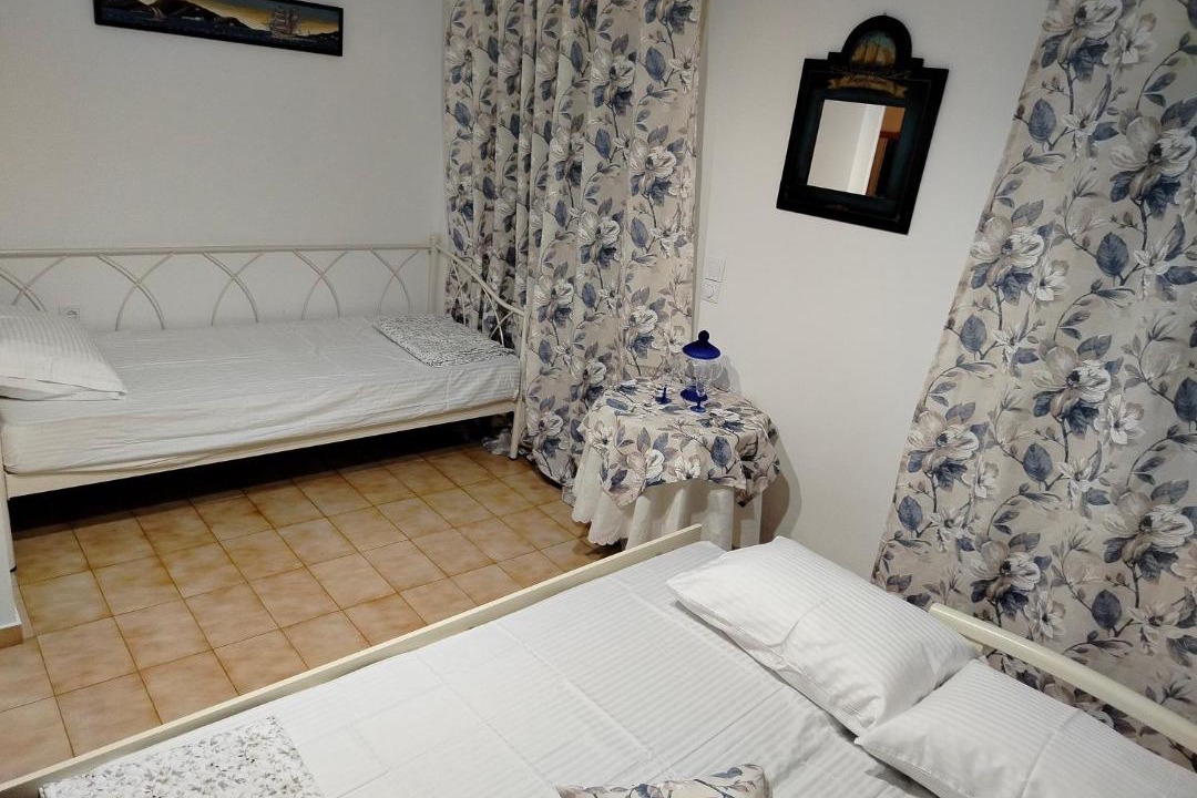Photo of Bedroom in Katapola