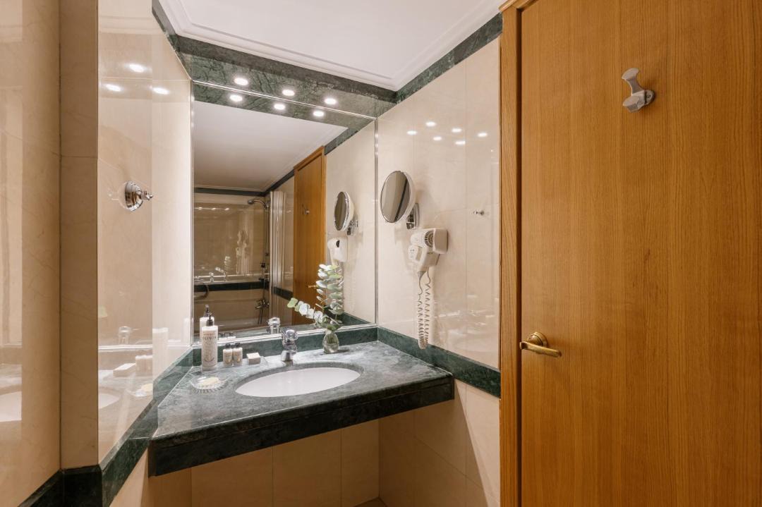 Photo of Bathroom in Larissa