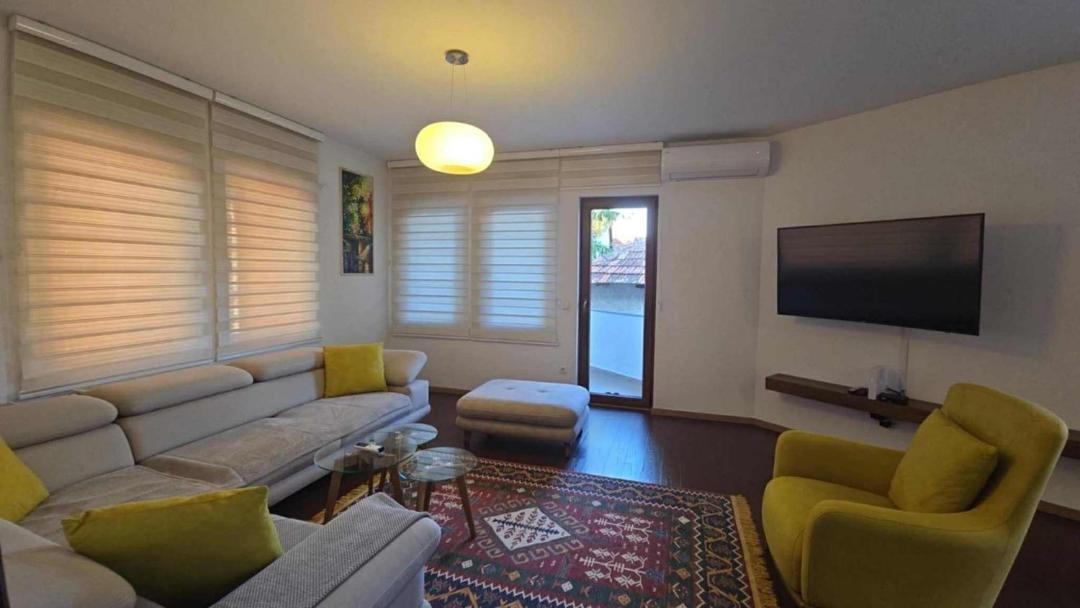 Photo of Livingroom in Pejë