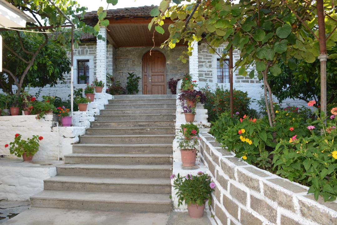 Photo of Others in Sinje