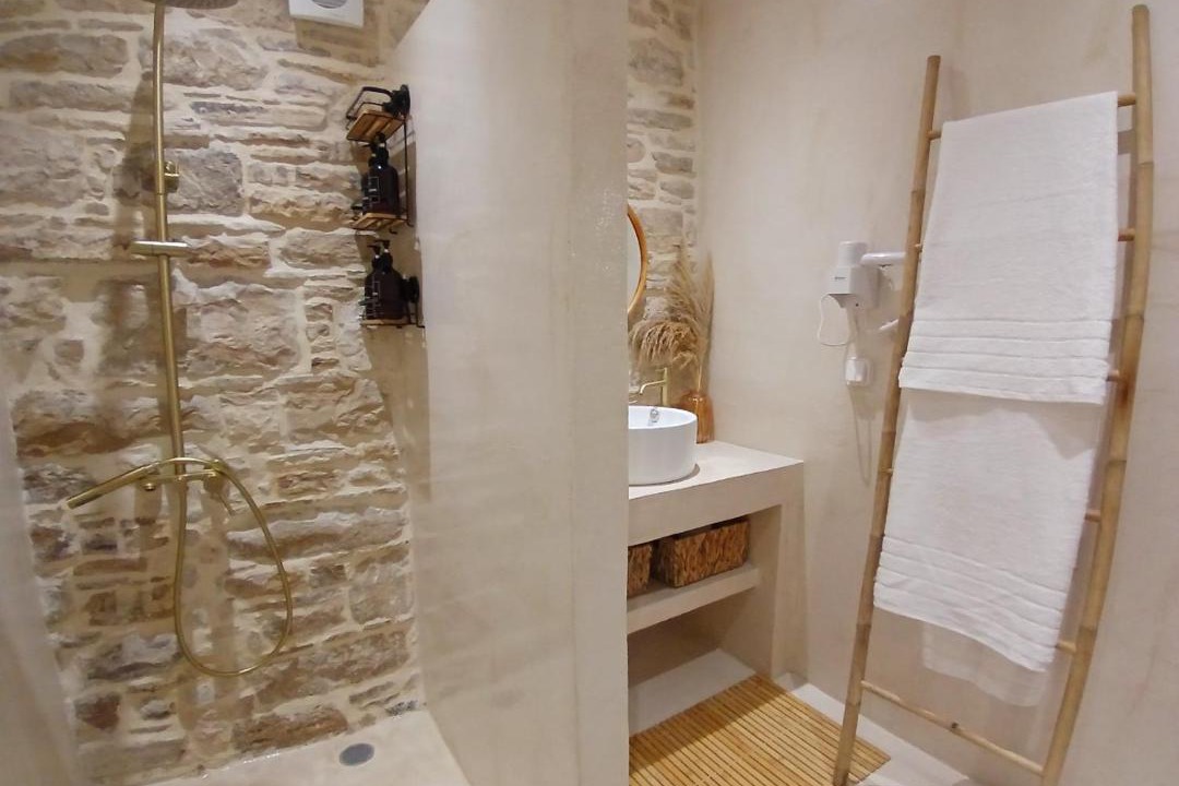 Photo of Bathroom in Katarraktis