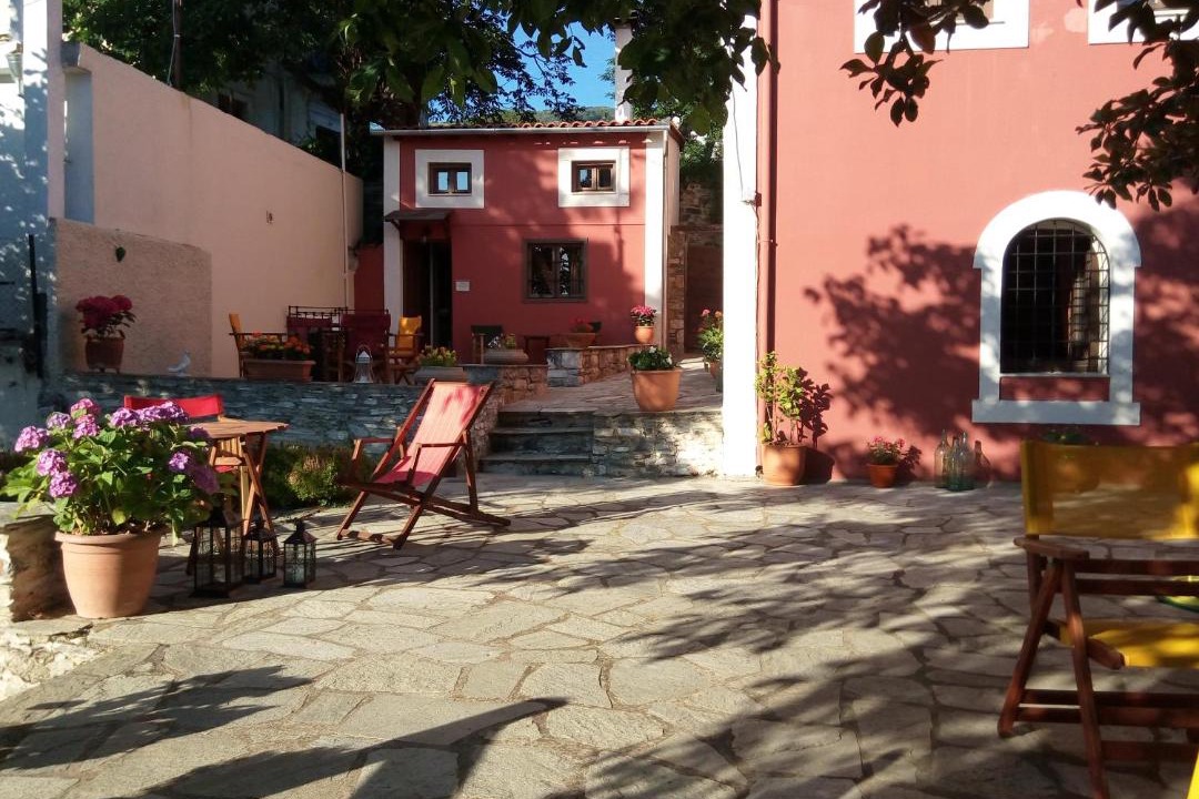 Photo of Others in Portaria