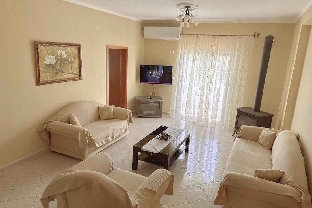 Photo of Livingroom in Permet