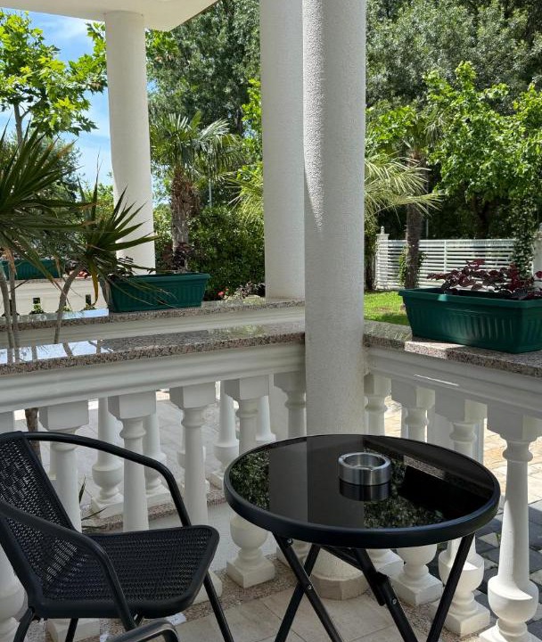 Photo of Patio Balcony in Velipoje
