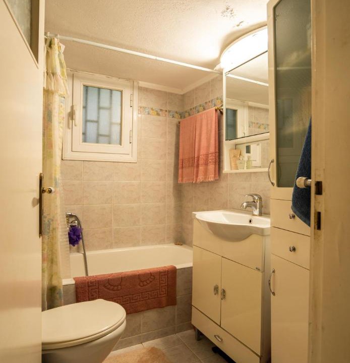 Photo of Bathroom in Nea Smirni