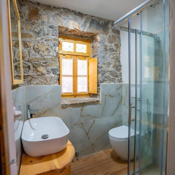 Photo of Bathroom in Sakës