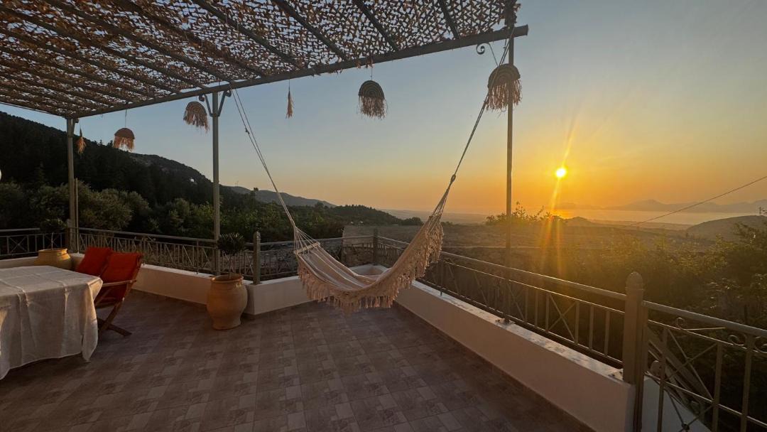 Photo of Patio Balcony in Lagoudi Zia