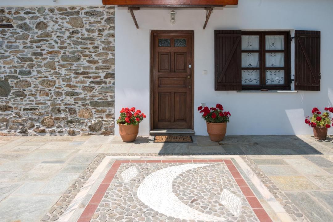 Photo of Others in Mouresi