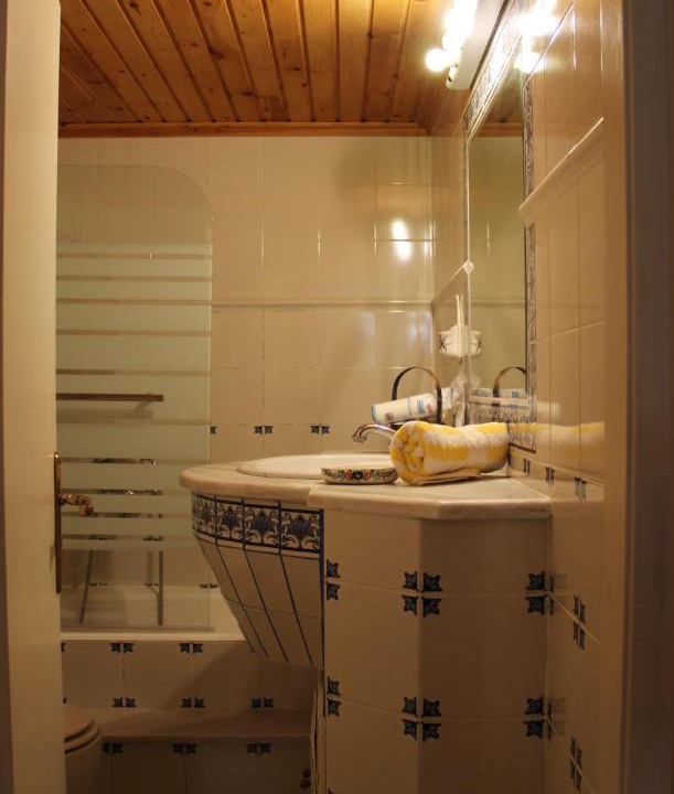 Photo of Bathroom in Vrontados