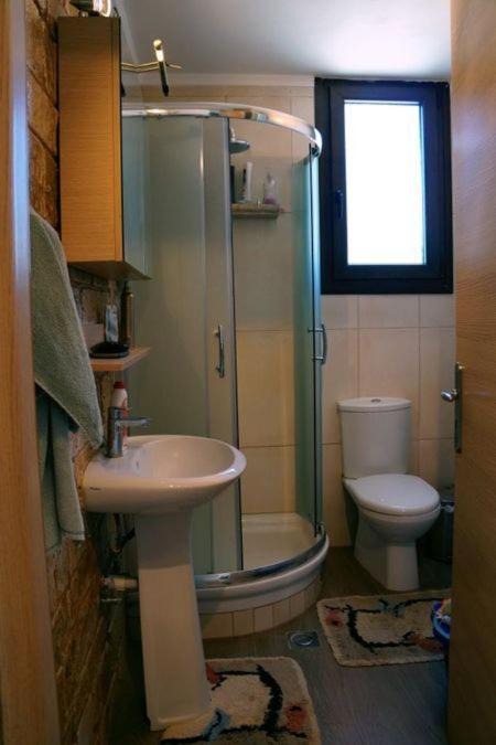 Photo of Bathroom in Vatera