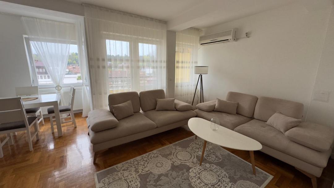 Photo of Livingroom in Pejë
