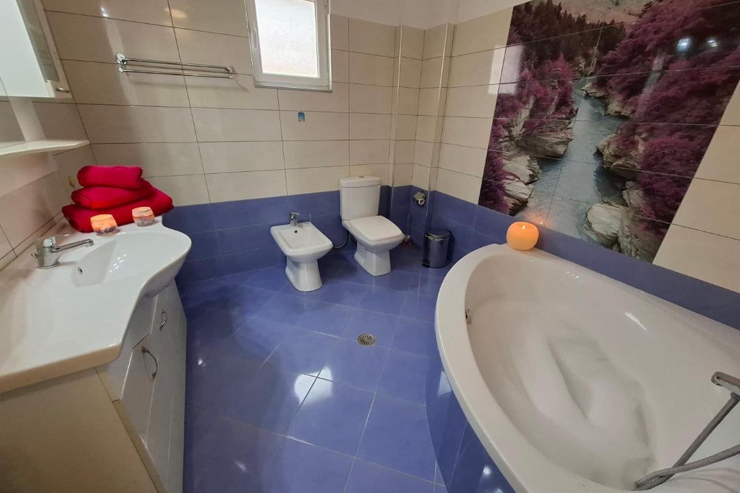 Photo of Bathroom in Delvine