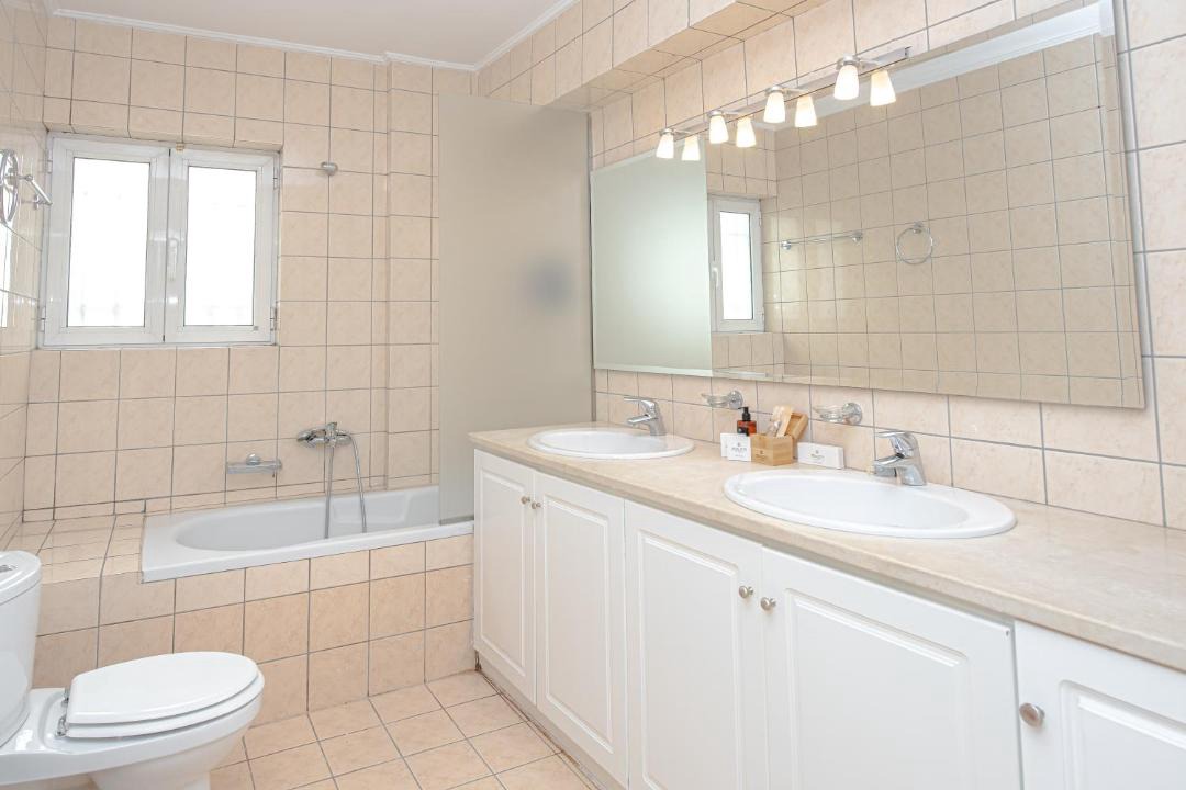 Photo of Bathroom in Mets