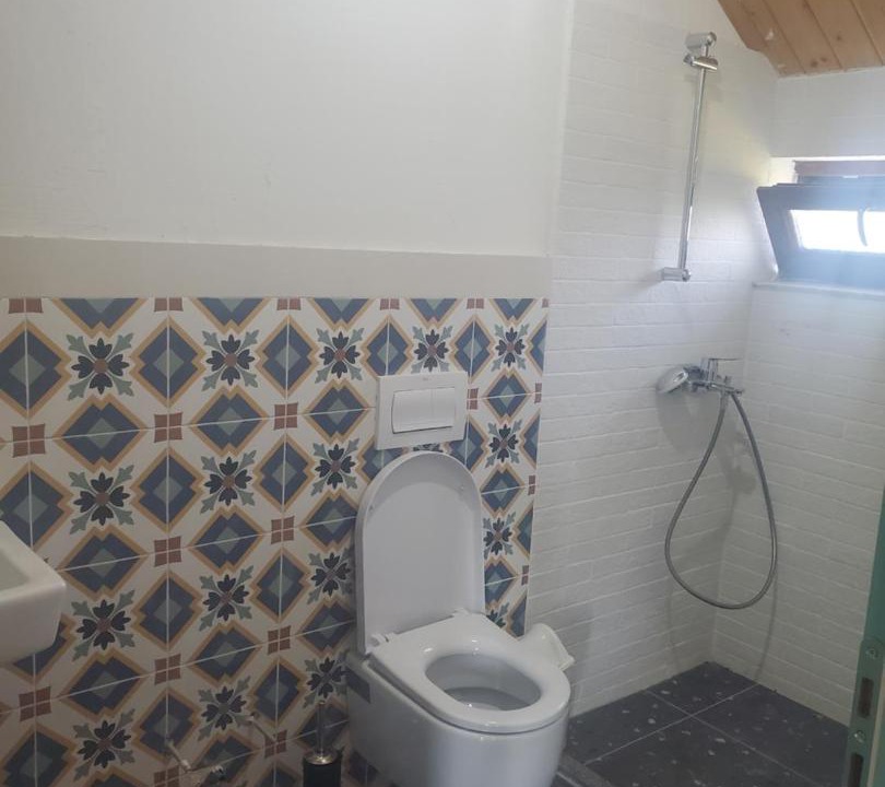 Photo of Others in Diber