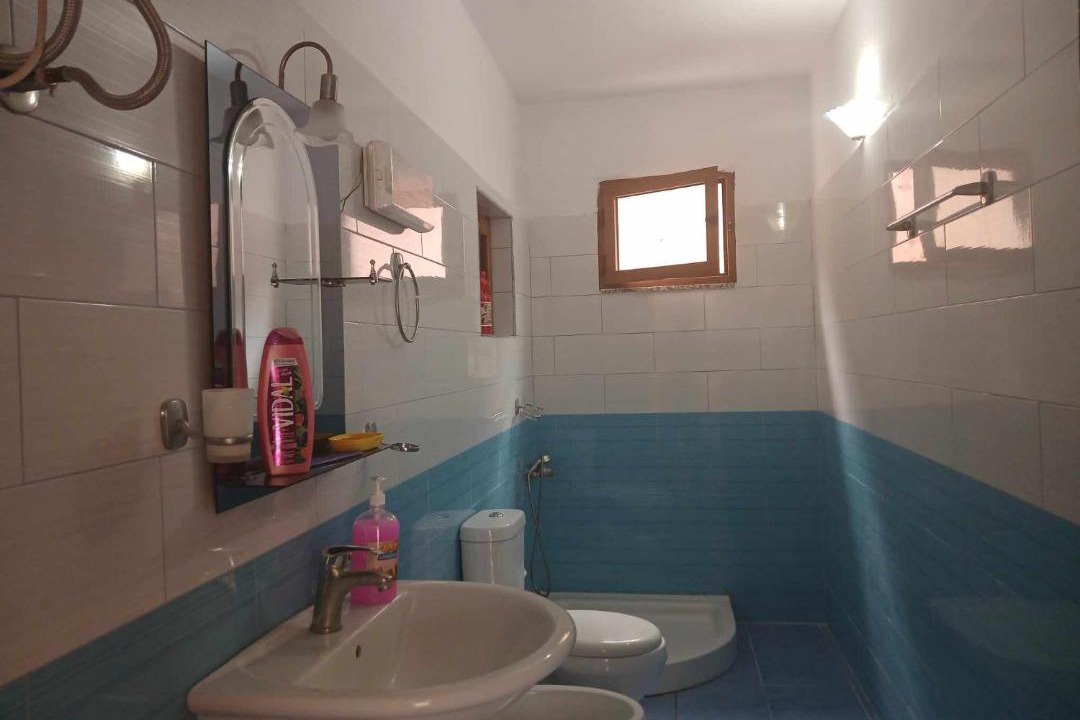 Photo of Bathroom in Koman
