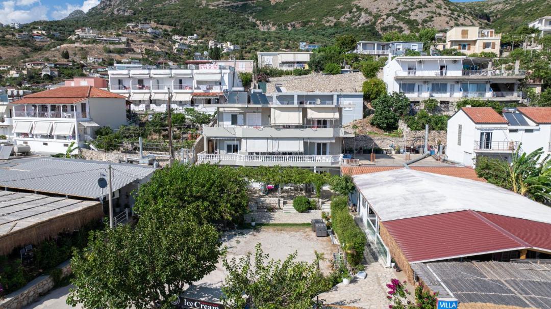 Photo of Others in Qeparo