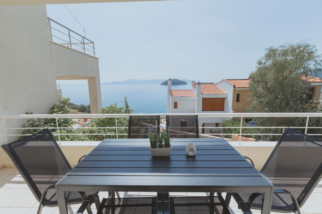 Photo of Patio Balcony in Megalos Prinos
