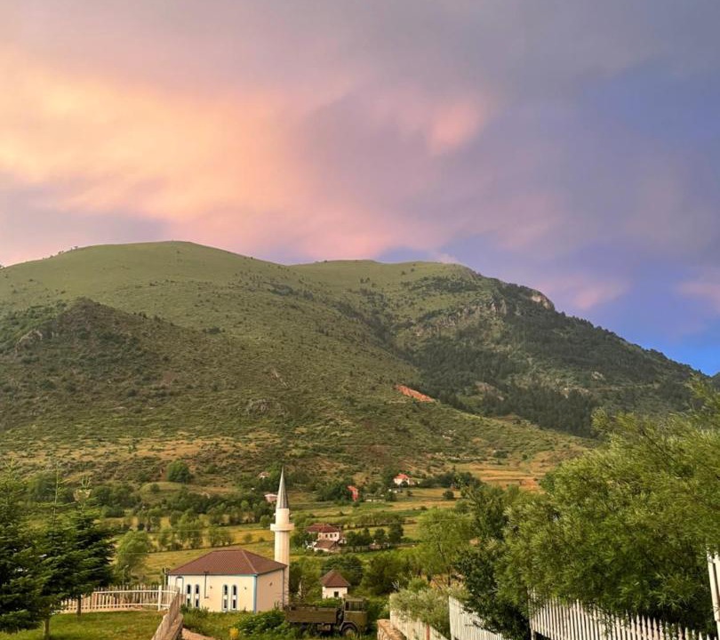 Photo of Others in Diber