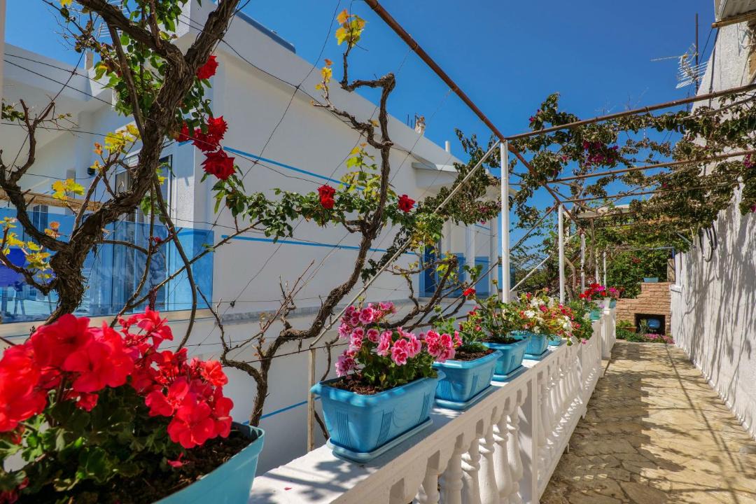 Photo of Others in Sarande